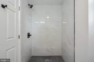 407 S 42nd St, Philadelphia, PA 19104 - Photo 22