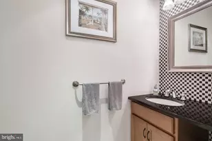 1725 Pine St, Philadelphia, PA 19103 - Photo 24