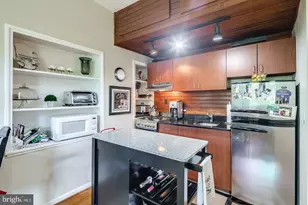 1725 Pine St, Philadelphia, PA 19103 - Photo 32