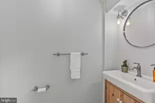 2729 Cambridge St, Philadelphia, PA 19130 - Photo 16