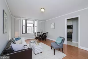 2031 Locust St, Philadelphia, PA 19103 - Photo 2