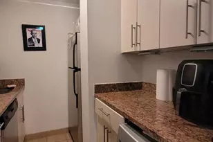 219 S 18th St, Philadelphia, PA 19103 - Photo 4