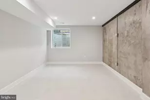 1518 S Bambrey St, Philadelphia, PA 19146 - Photo 32