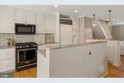 2329 Locust Street, Philadelphia, PA 19103 - Photo 16