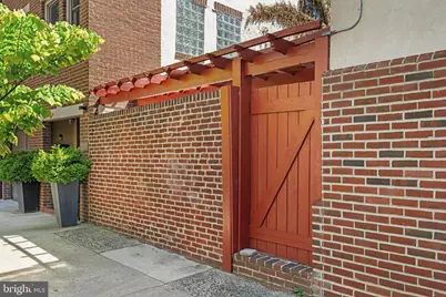 2329 Locust Street, Philadelphia, PA 19103 - Photo 30