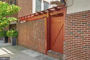 2329 Locust St, Philadelphia, PA 19103 - Photo 30