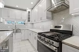 2228 W Ontario St, Philadelphia, PA 19140 - Photo 10