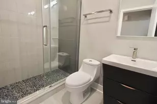 1642 Cambridge St, Philadelphia, PA 19130 - Photo 8