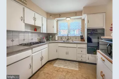 8585 Benton Avenue, Philadelphia, PA 19152 - Photo 14