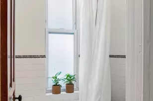 880 N Bucknell St, Philadelphia, PA 19130 - Photo 36