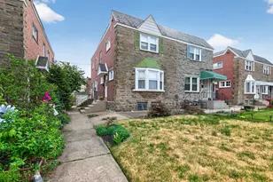 2006 Vista St, Philadelphia, PA 19152 - Photo 2