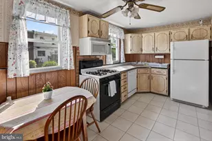 2006 Vista St, Philadelphia, PA 19152 - Photo 10