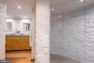 239 Race St, Philadelphia, PA 19106 - Photo 16