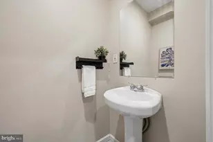 743 S 52nd St, Philadelphia, PA 19143 - Photo 8