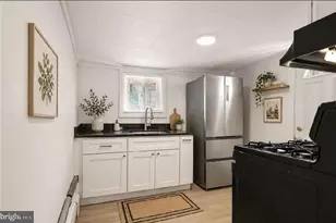 502 Mountain St, Philadelphia, PA 19148 - Photo 2