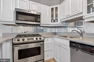 2401 Pennsylvania Ave, Philadelphia, PA 19130 - Photo 14