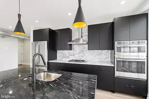 526 Brown St, Philadelphia, PA 19123 - Photo 2