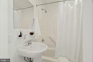 1109 Spruce St, Philadelphia, PA 19107 - Photo 10