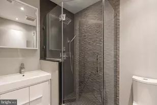 908 S 21st St, Philadelphia, PA 19146 - Photo 18