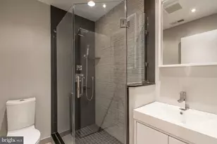 908 S 21st St, Philadelphia, PA 19146 - Photo 16