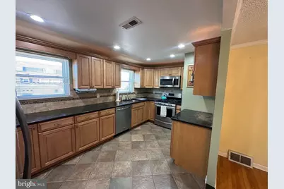 133 Meadow Lane, Philadelphia, PA 19154 - Photo 2