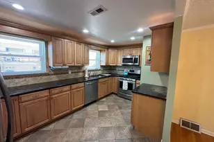 133 Meadow Ln, Philadelphia, PA 19154 - Photo 2