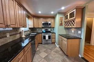 133 Meadow Ln, Philadelphia, PA 19154 - Photo 4