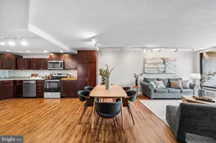 241 S 6th St, Philadelphia, PA 19106 - Photo 18