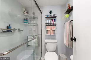 5025 S Convent Ln, Philadelphia, PA 19114 - Photo 18