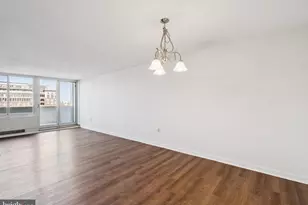 604 S Washington Square, Philadelphia, PA 19106 - Photo 1