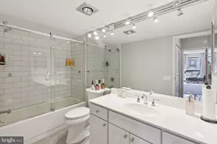 241 S 6th St, Philadelphia, PA 19106 - Photo 12