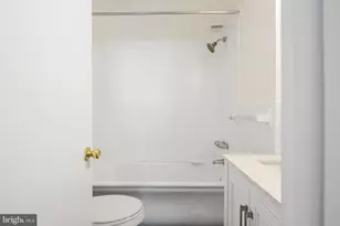 2135 Walnut St, Philadelphia, PA 19103 - Photo 16