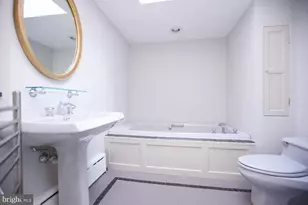 421 S 20th St, Philadelphia, PA 19146 - Photo 20