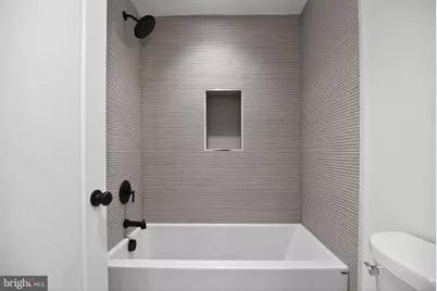 635 N 7th St #B4B, Philadelphia, PA 19123 - Photo 26