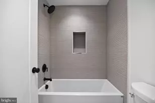 635 N 7th St, Philadelphia, PA 19123 - Photo 26