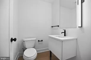 635 N 7th St, Philadelphia, PA 19123 - Photo 14