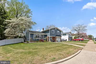 1044 Bloomfield Avenue, Philadelphia, PA 19115 - Photo 2