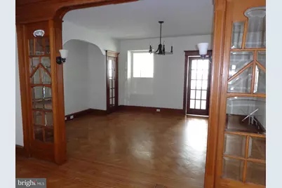 137 Jamestown Avenue, Philadelphia, PA 19127 - Photo 4