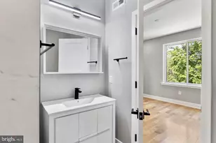 3037 W Sedgley Ave, Philadelphia, PA 19121 - Photo 8