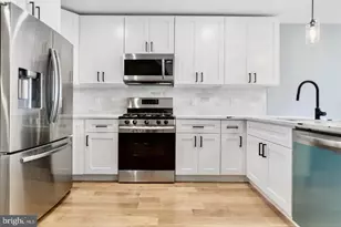 3037 W Sedgley Ave, Philadelphia, PA 19121 - Photo 2