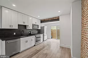 2547 Collins St, Philadelphia, PA 19125 - Photo 2