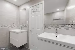 608 S Delhi St, Philadelphia, PA 19147 - Photo 16