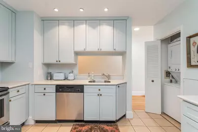 1731 Wallace Street #201, Philadelphia, PA 19130 - Photo 4