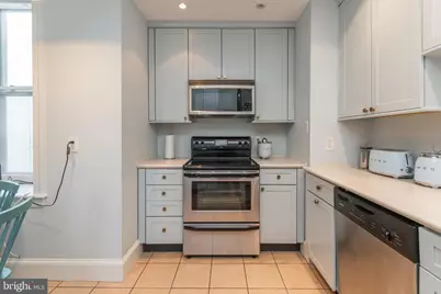 1731 Wallace Street #201, Philadelphia, PA 19130 - Photo 6