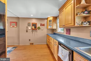 137 Meadow Ln, Philadelphia, PA 19154 - Photo 6