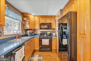 137 Meadow Ln, Philadelphia, PA 19154 - Photo 4