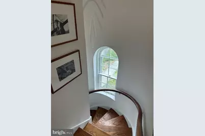 233 E Evergreen Avenue, Philadelphia, PA 19118 - Photo 14