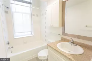 1100 Spruce St, Philadelphia, PA 19107 - Photo 30