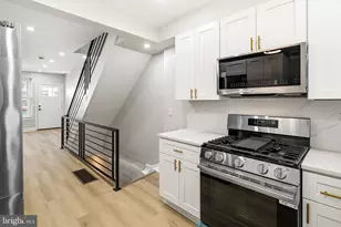 2040 Fernon St, Philadelphia, PA 19145 - Photo 8