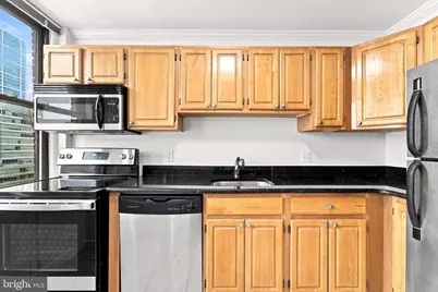 1939 Chestnut Street #8B, Philadelphia, PA 19103 - Photo 8